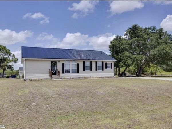 2040 S Montana Circle, LaBelle, FL 33935