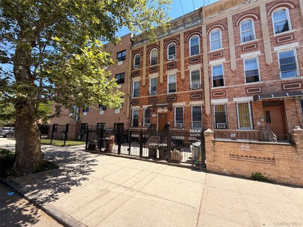 433 Wyona Street , Brooklyn, NY 11207