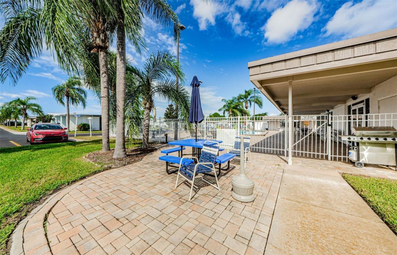 49 Drury Lane, Tarpon Springs, FL 34689 Photo
