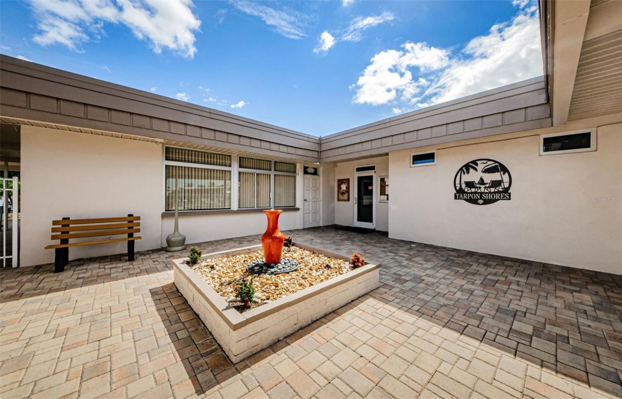 49 Drury Lane, Tarpon Springs, FL 34689 Photo