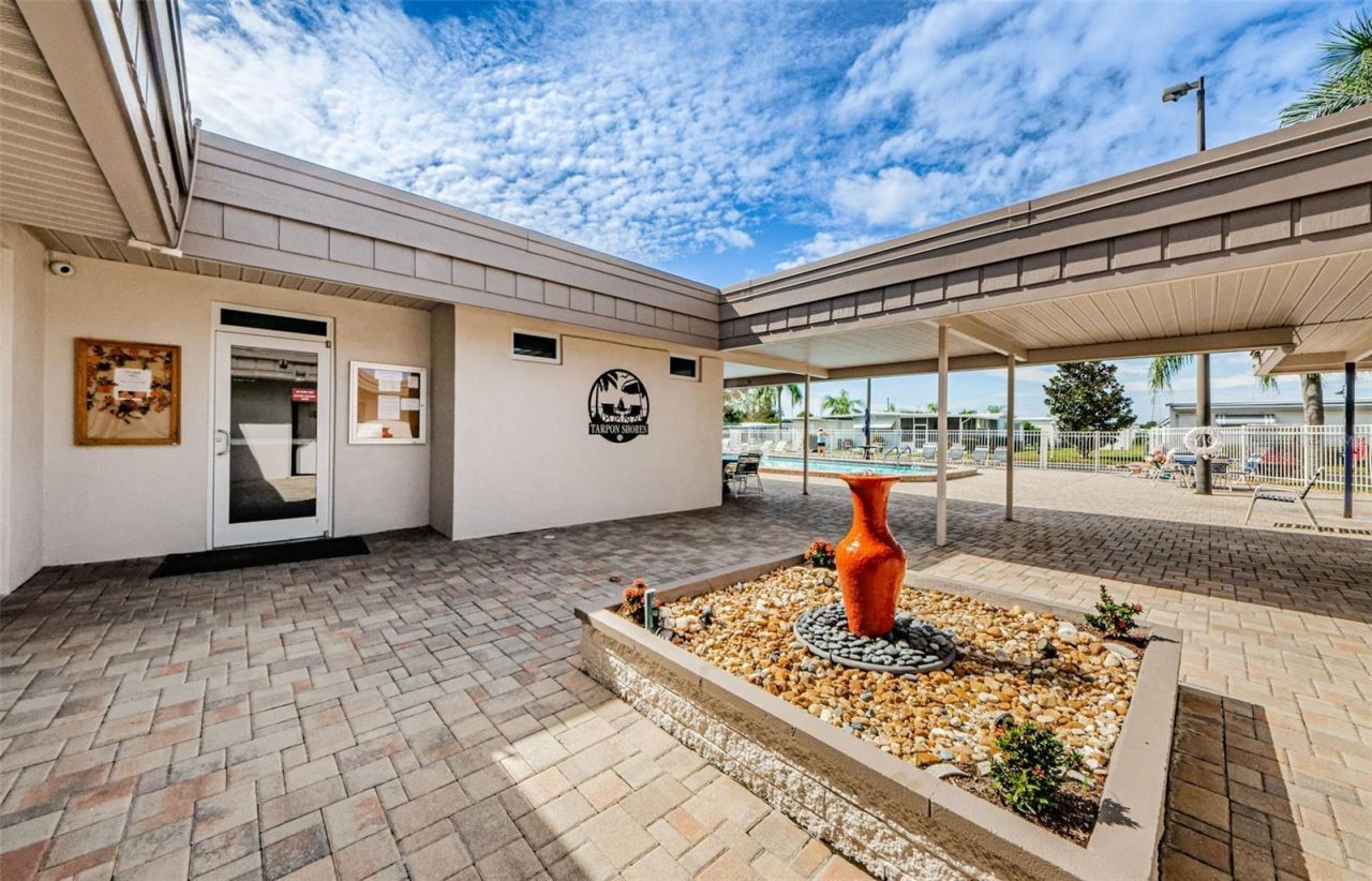 49 Drury Lane, Tarpon Springs, FL 34689 Photo