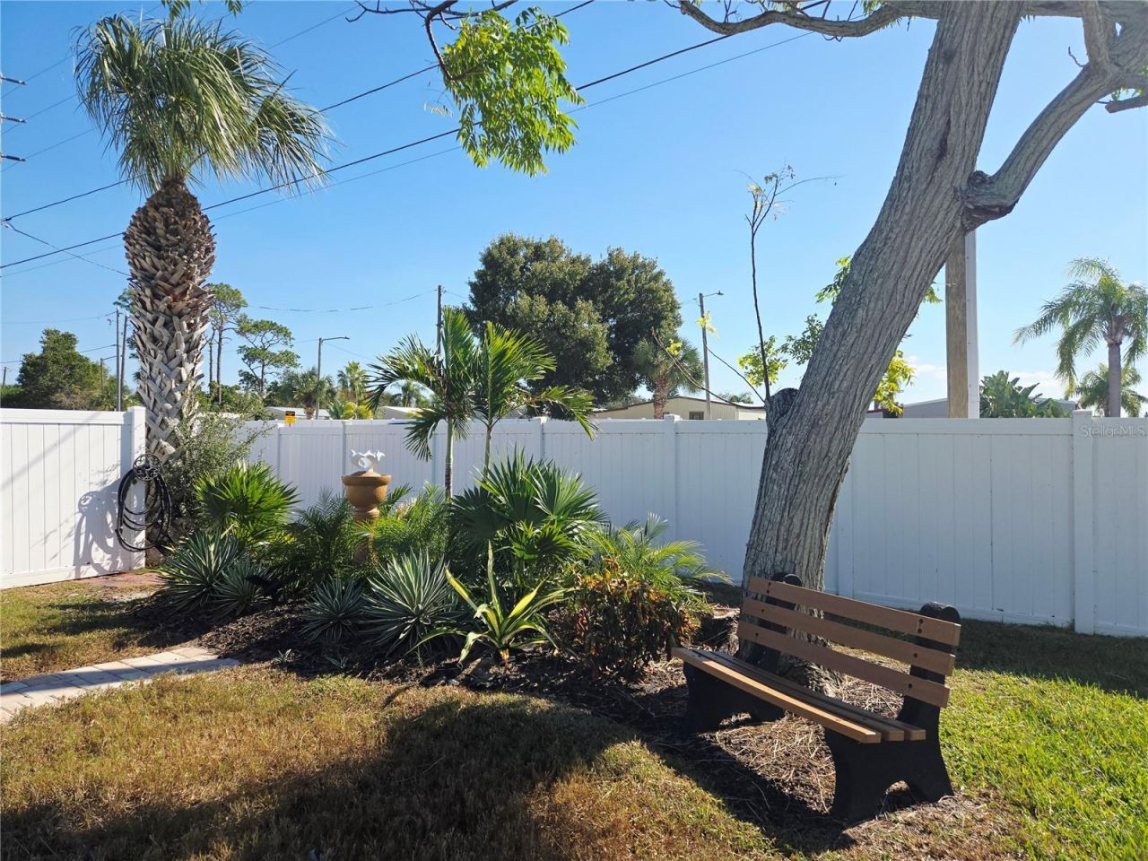 49 Drury Lane, Tarpon Springs, FL 34689 Photo