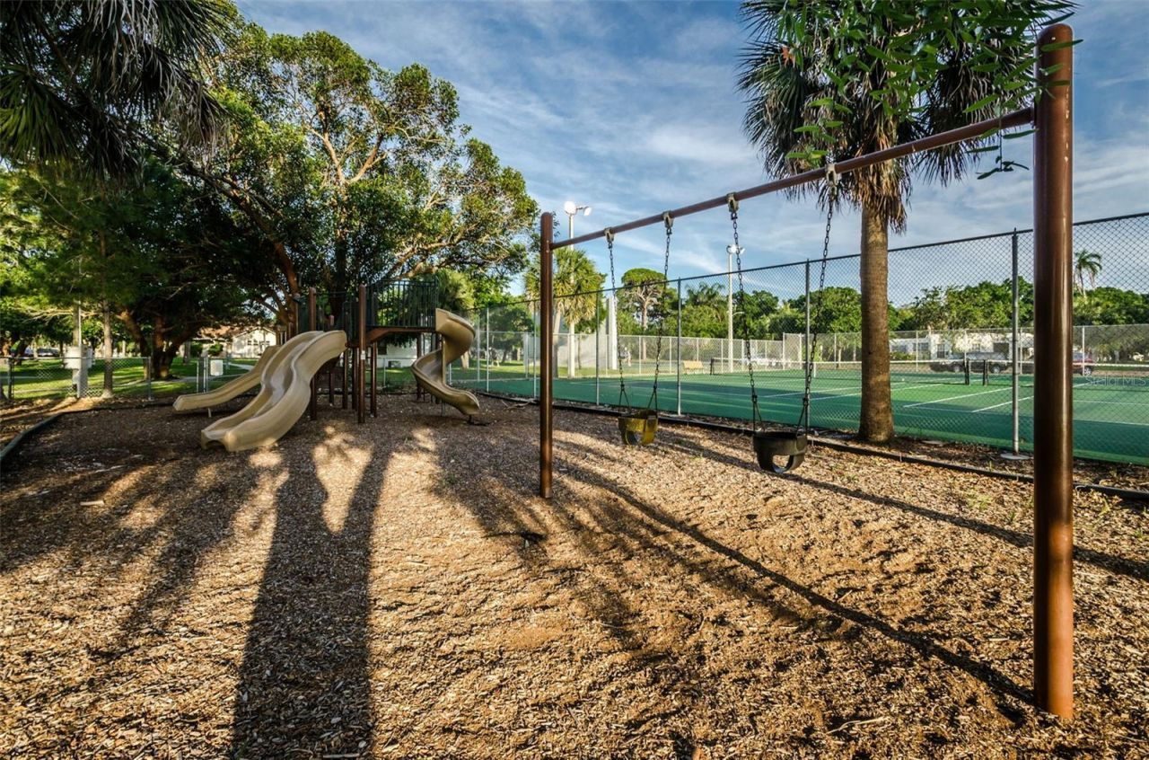 49 Drury Lane, Tarpon Springs, FL 34689 Photo
