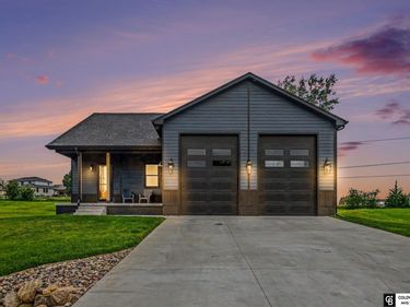 1929 Beaver Lake Boulevard, Plattsmouth, NE 68048