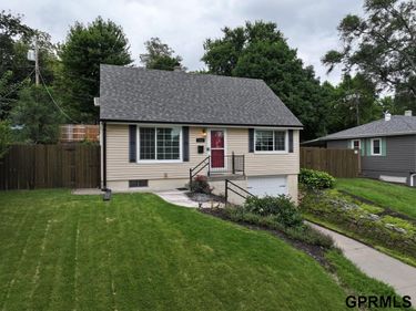 715 S 68th Avenue, Omaha, NE 68106