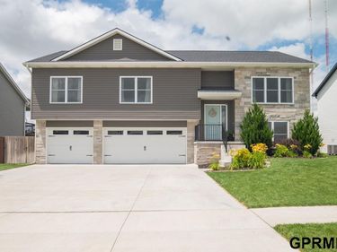 7808 Nicole Lane, Lincoln, NE 68516