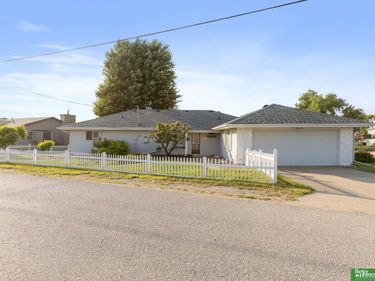 2702 Annabelle Drive, Bellevue, NE 68123