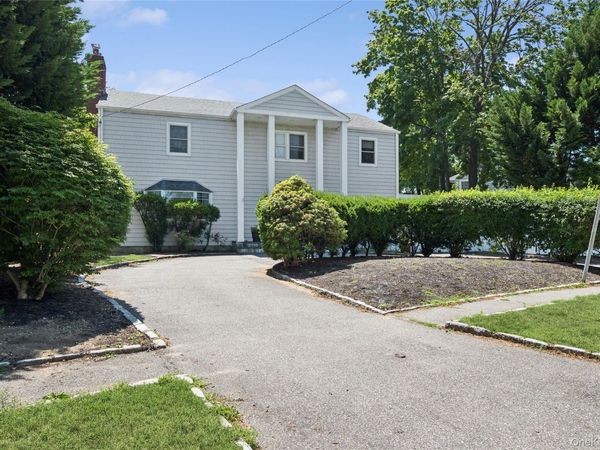 1954 Kirkwood Avenue , Merrick, NY 11566