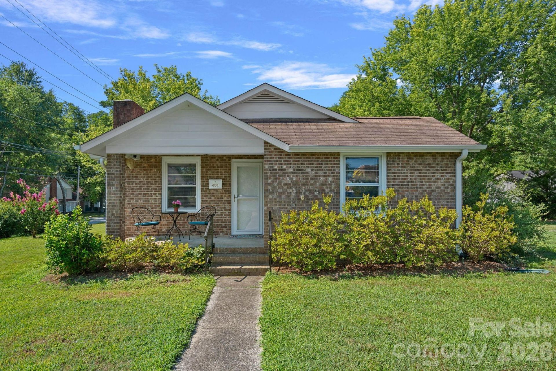601 W Main Street, Dallas, NC 28034 Main Photo