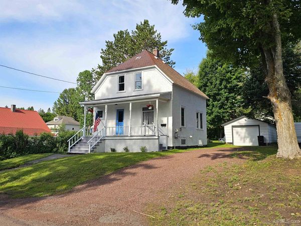 1414 Front Street, Schoolcraft Twp, MI 49945