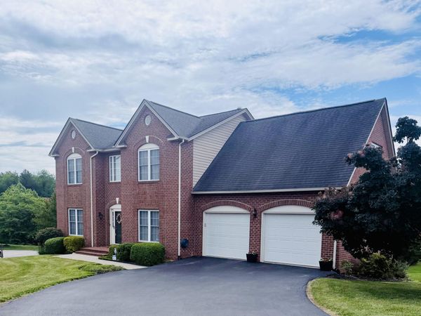 2830 Mystique CT, Roanoke, VA 24012