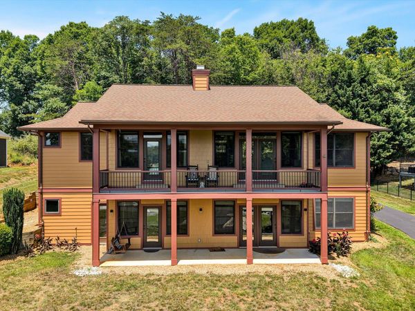 209 Park Shores CIR, Moneta, VA 24121