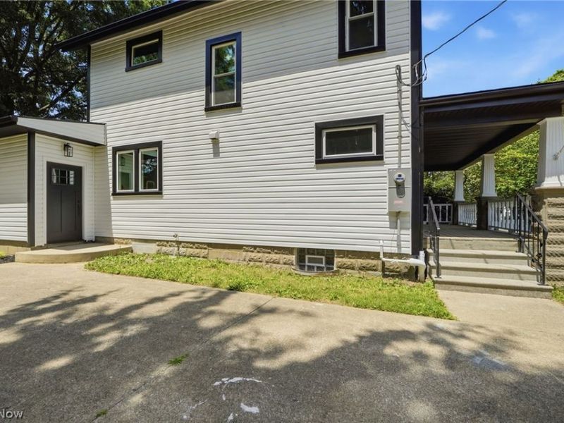 313 S Summit Street, Smithville, OH 44677 Photo 3
