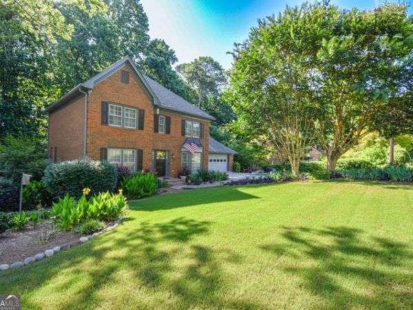 5245 Bowers Brook Drive SW, Lilburn, GA 30047