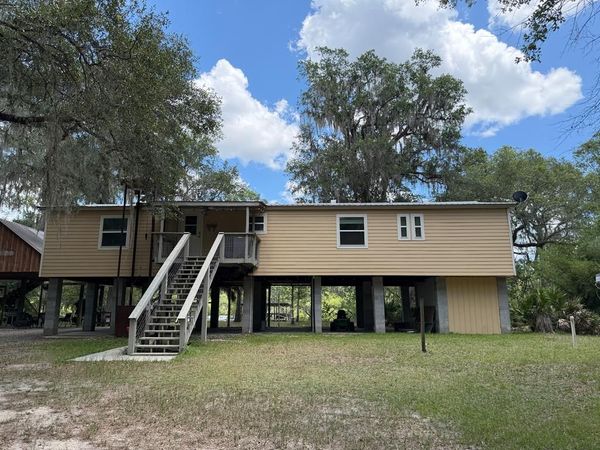 1587 NE 930th St, Old Town, FL 32680