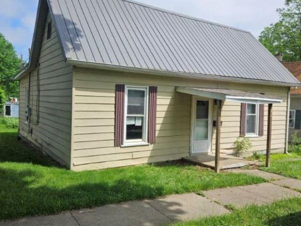 319 W Vine Street, Mitchell, IN 47446