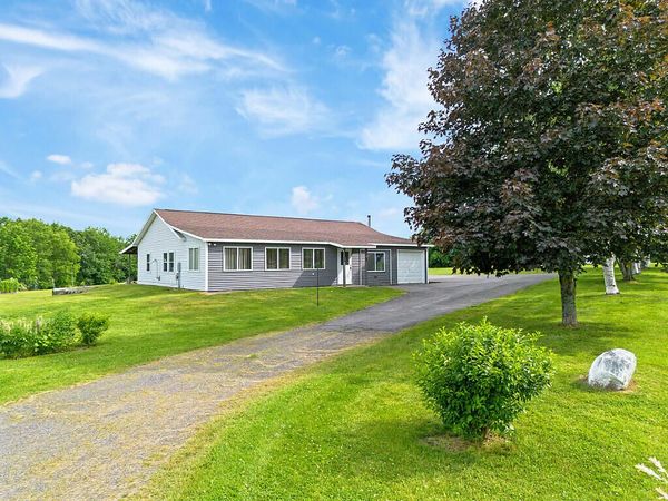 825 W River Road , Augusta, ME 04330