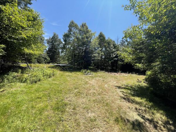 9 Ferry Road, Swans Island, ME 04685