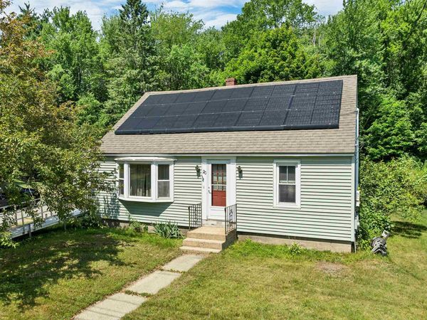 20 Maplecrest Street, Newmarket, NH 03857