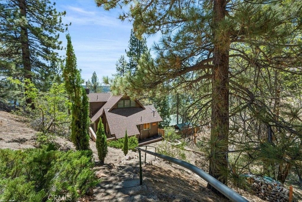 363 Pine Hill, Fawnskin, CA 92333 Main Photo