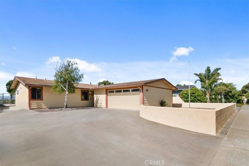 1317 W Willow, Lompoc, CA 93436 Main Photo
