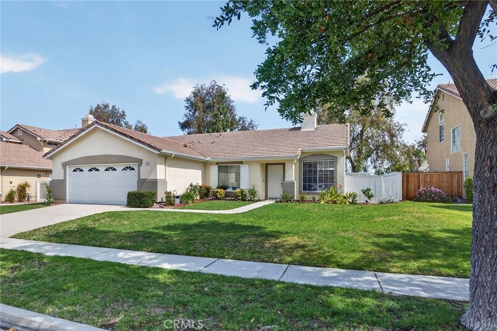 711 Donatello Drive, Corona, CA 92882 Main Photo