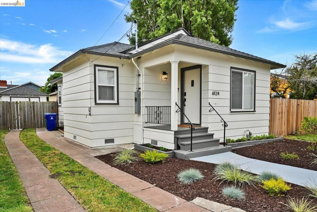 6124 Santa Cruz Ave, Richmond, CA 94804 Main Photo