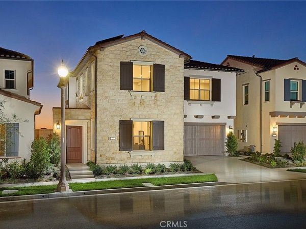 113 Oakstone, Irvine, CA 92618