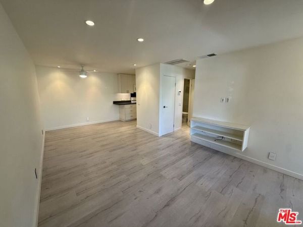 2857 N Los Felices Road, Unit 207, Palm Springs, CA 92262