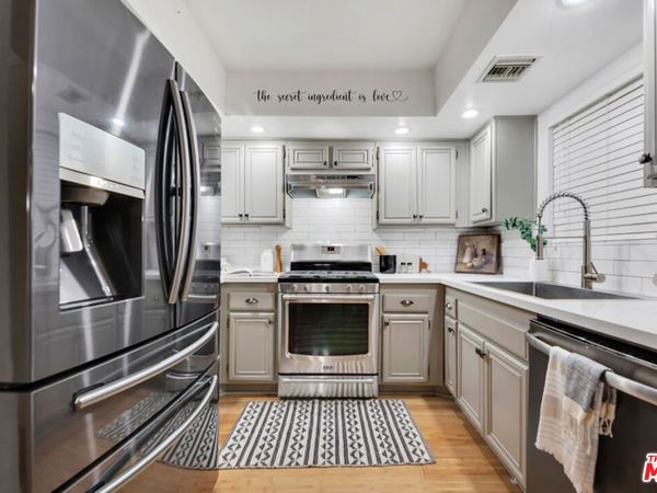 20155 Keswick Street, Unit 107, Winnetka, CA 91306