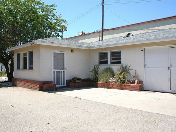 19154 BEACH Boulevard, Unit B, Huntington Beach, CA 92648