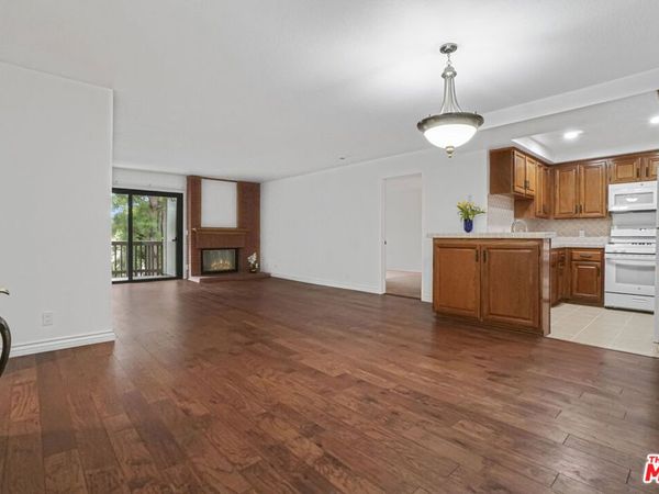 8512 Tuscany Avenue, Unit 302, Playa Del Rey, CA 90293