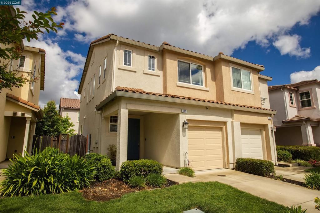 385 Gabiano Ct, Vacaville, CA 95687 Main Photo