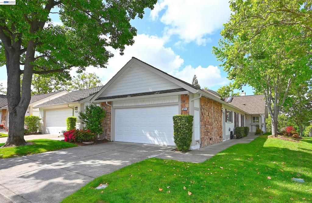 521 Silver Lake Dr, Danville, CA 94526 Main Photo