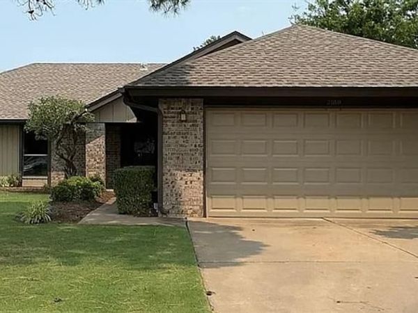 2100 E Sandy Creek Trail, Edmond, OK 73013