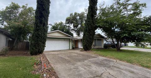 7600 Tierra Wood Way, Sacramento, CA 95828 Photo