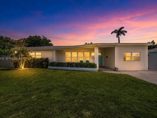 190 NE 21st St, Boca Raton, FL 33431