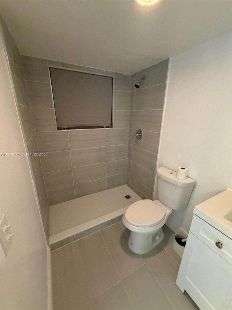 12590 NE 16th Ave , Unit 512, North Miami, FL 33161 Photo