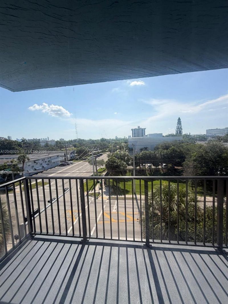 12590 NE 16th Ave , Unit 512, North Miami, FL 33161 Photo