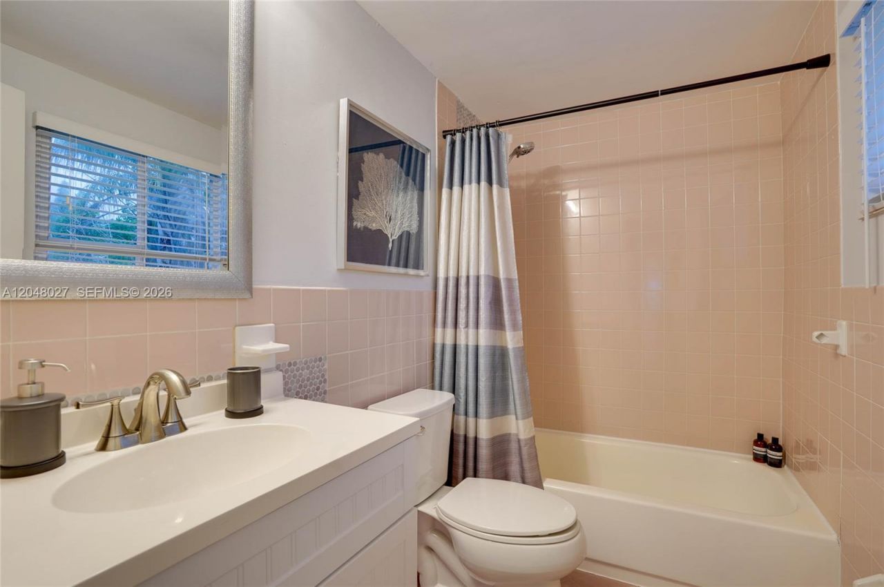 1660 NE 26th Ave , Pompano Beach, FL 33062 Photo