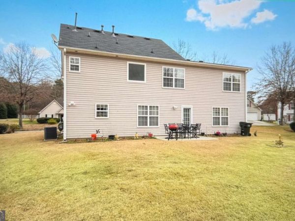 1285 Stephens Pond View, Loganville, GA 30052
