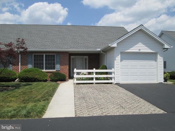 11 CLIFTON TERRACE , CARLISLE, PA 17015