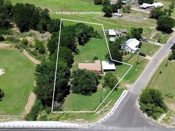 4860 Heritage Parkway, Leroy, TX 76624