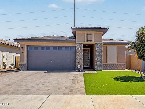 17439 W CHARTER OAK Road, Surprise, AZ 85388
