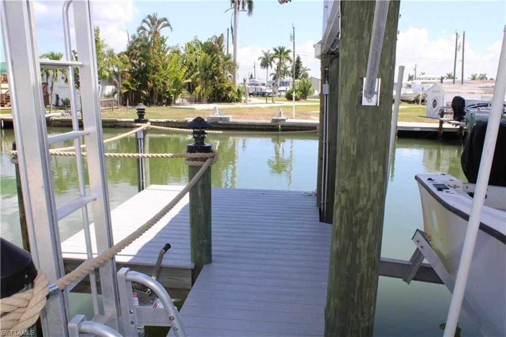 3884 Plumosa Dr , Fort Myers, FL 33956 Photo
