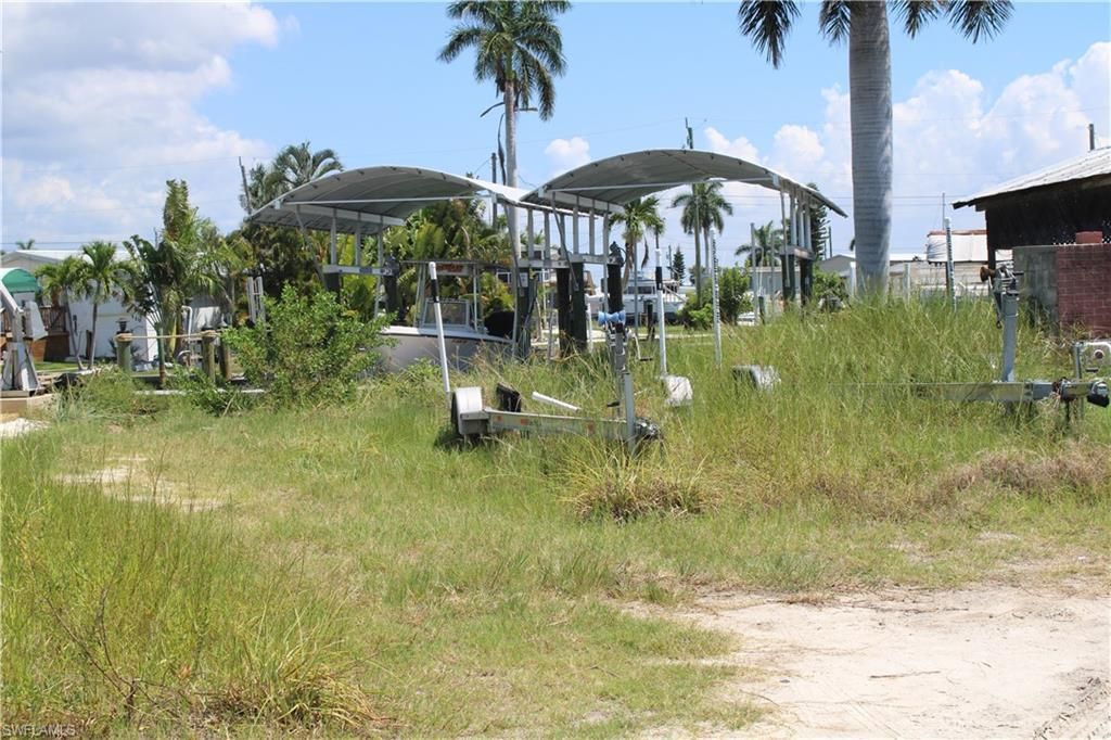 3884 Plumosa Dr , Fort Myers, FL 33956 Photo