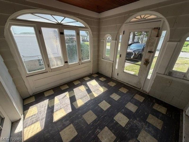 10607 S Highland Avenue, Garfield Heights, OH 44125 Photo 3