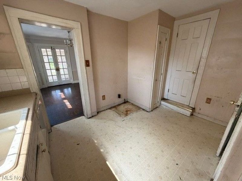 10607 S Highland Avenue, Garfield Heights, OH 44125 Photo 9