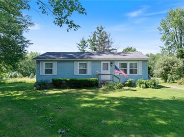 4043 Lakes Corners Rose Valley Road, Clyde, NY 14433