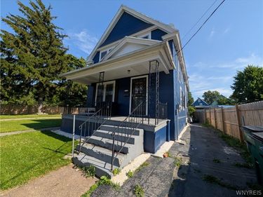 325 Box Avenue , Buffalo, NY 14211